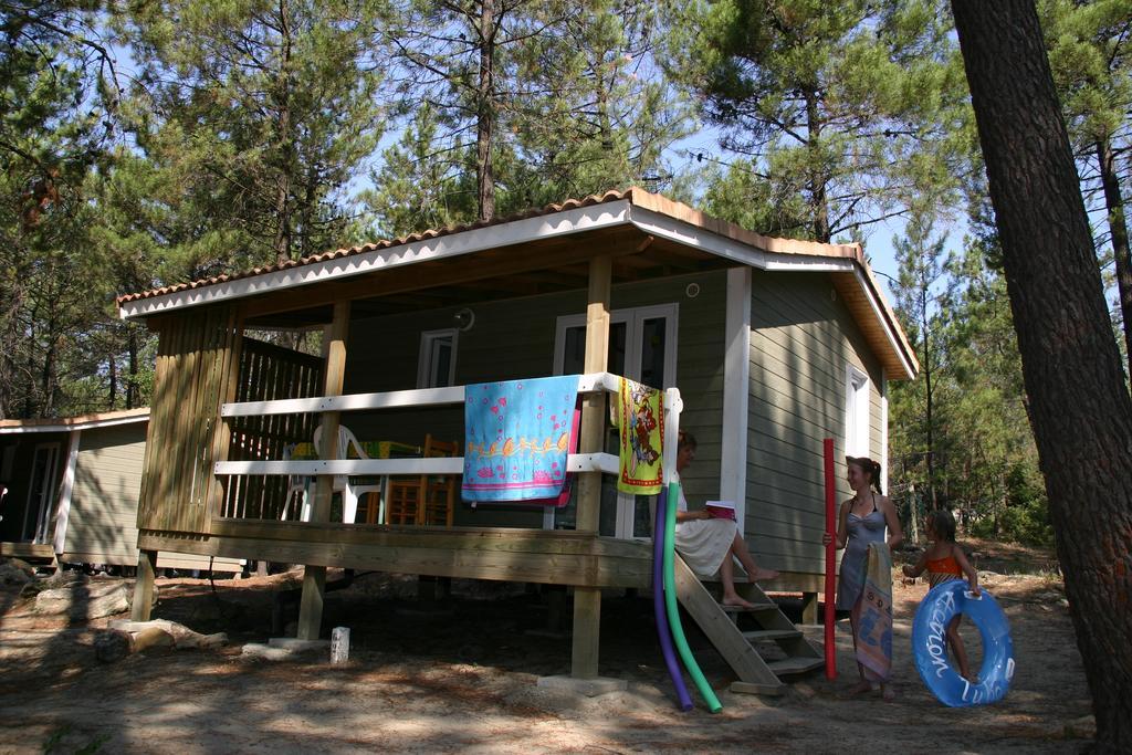 Camping La Simioune En Provence 博莱讷 外观 照片