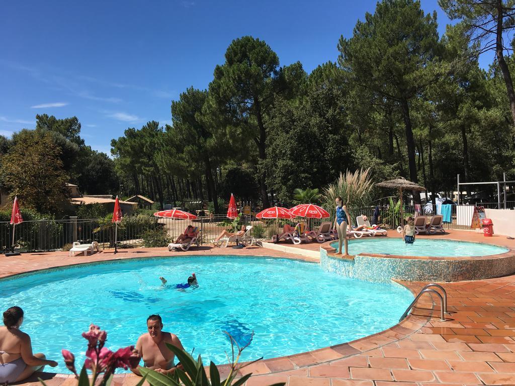 Camping La Simioune En Provence 博莱讷 外观 照片