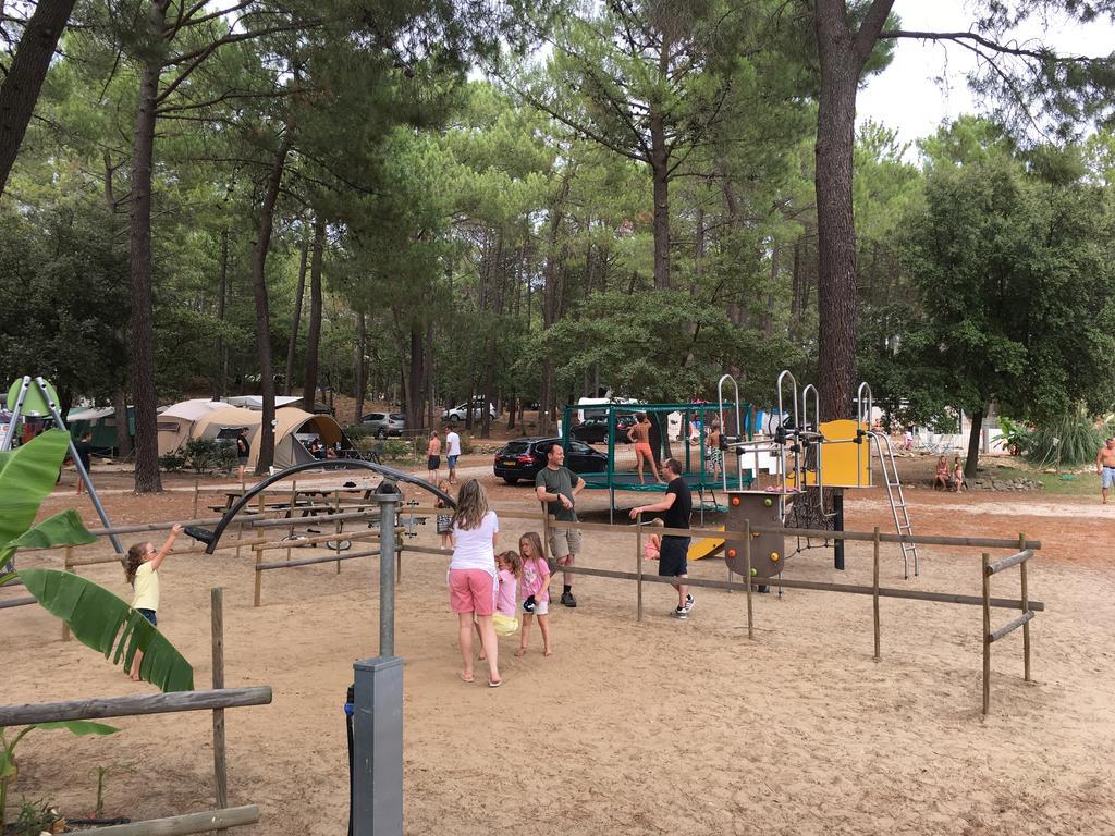 Camping La Simioune En Provence 博莱讷 外观 照片