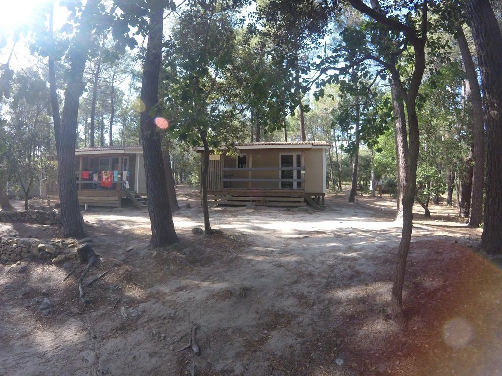 Camping La Simioune En Provence 博莱讷 外观 照片