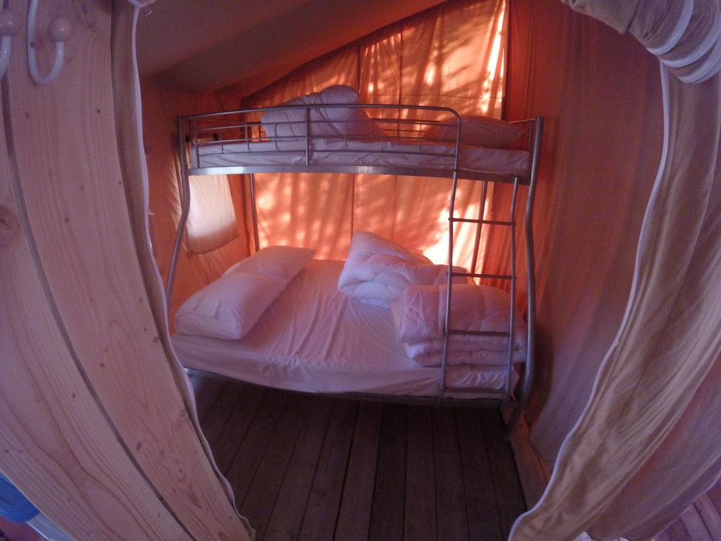 Camping La Simioune En Provence 博莱讷 外观 照片