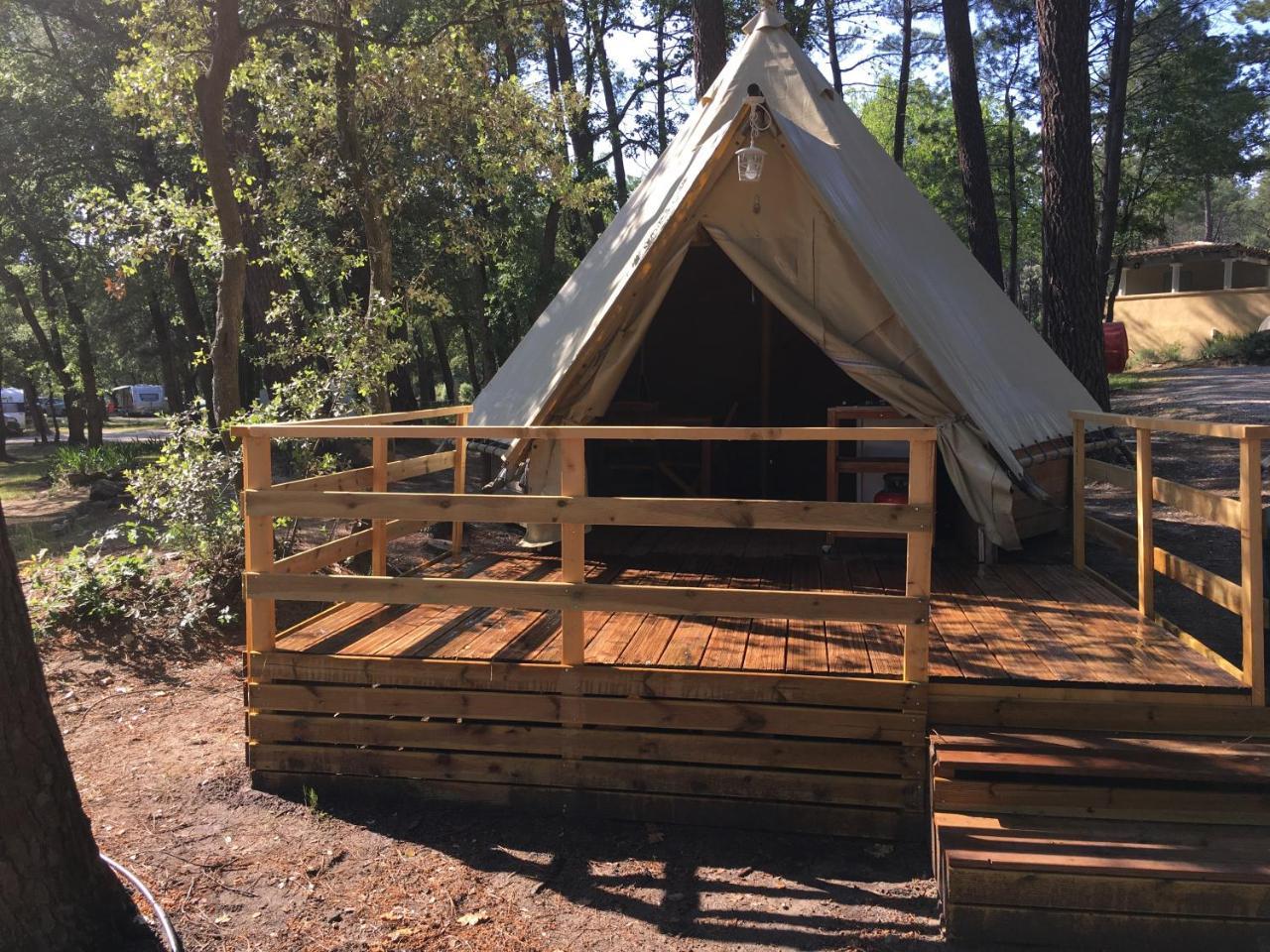Camping La Simioune En Provence 博莱讷 外观 照片