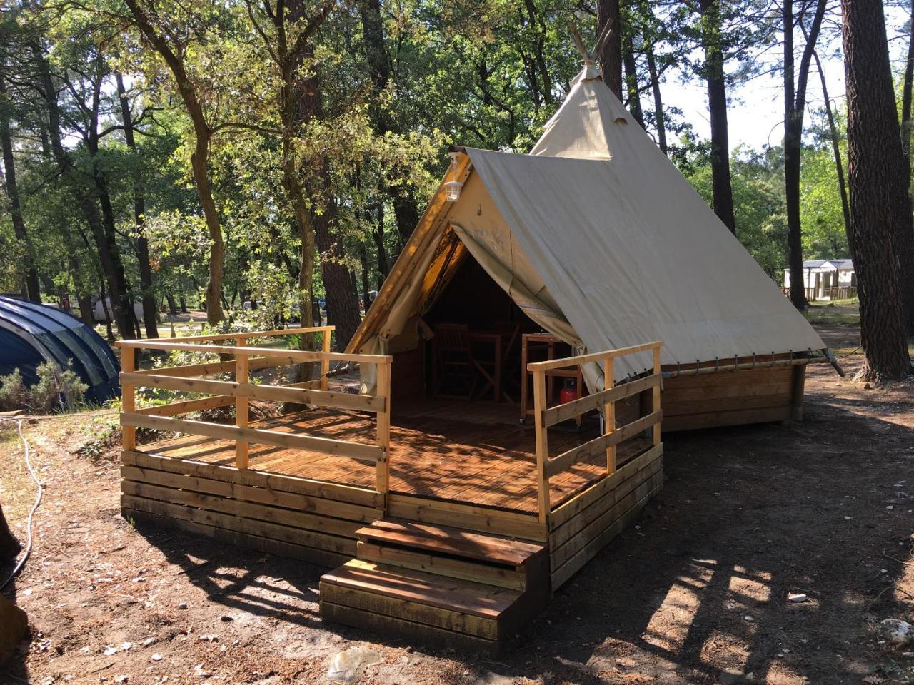 Camping La Simioune En Provence 博莱讷 外观 照片